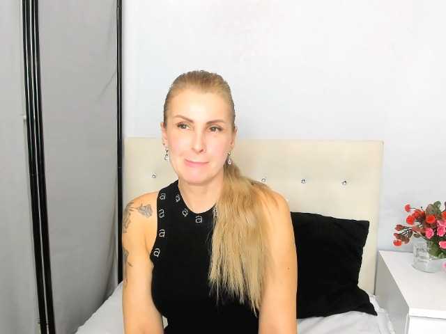 AnnWomen live cam on BongaCams