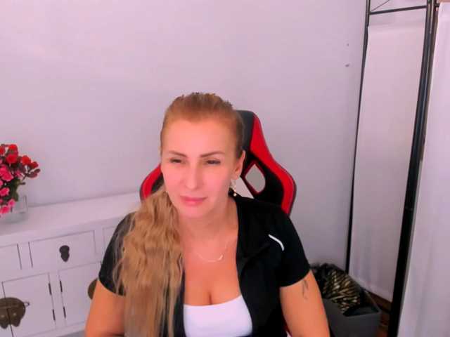 AnnWomen live cam preview