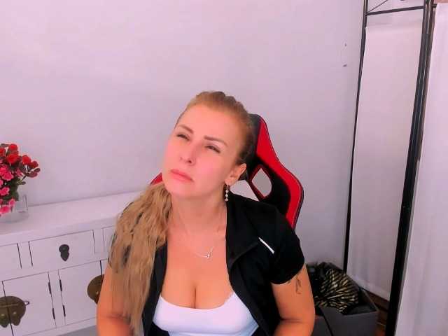 AnnWomen live cam preview