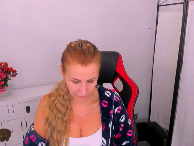 AnnWomen live cam preview