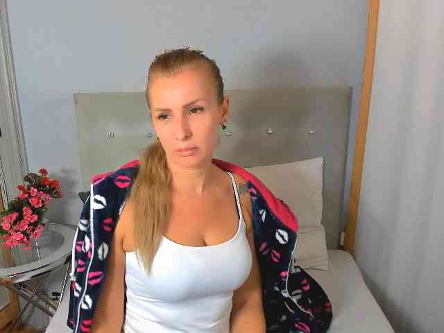 Model: AnnWomen