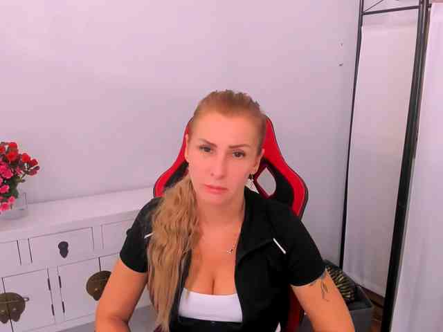 Model: AnnWomen
