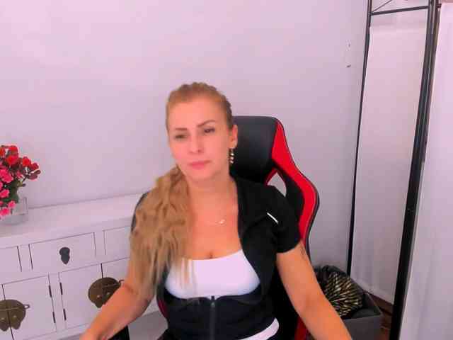 Model: AnnWomen