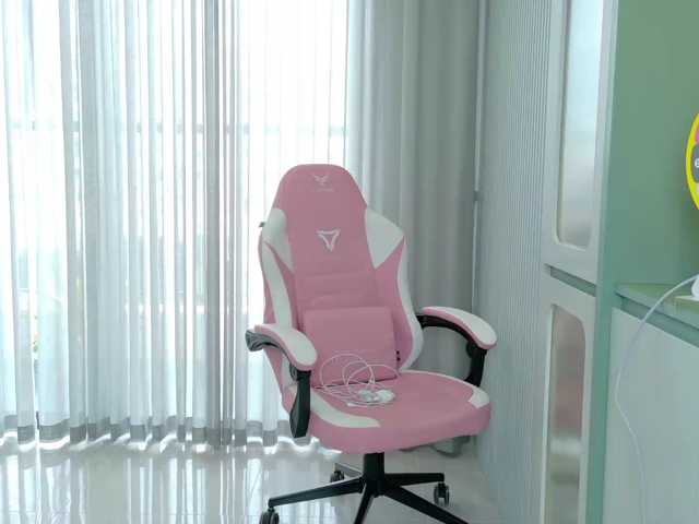 Lilyisshy live cam on BongaCams