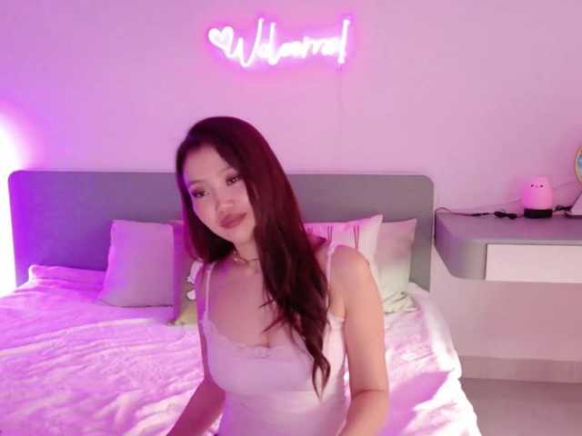Lilyisshy live cam on BongaCams