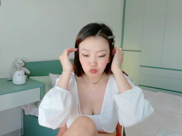 Lilyisshy live cam on BongaCams