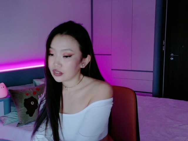 Lilyisshy live cam on BongaCams