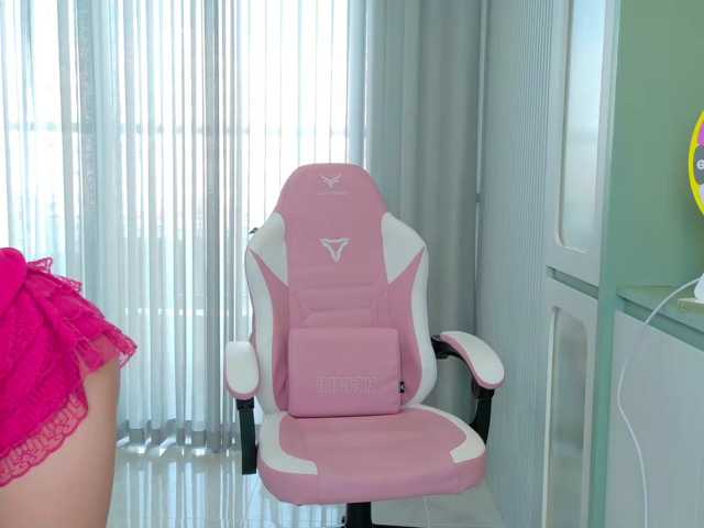 Lilyisshy live cam on BongaCams