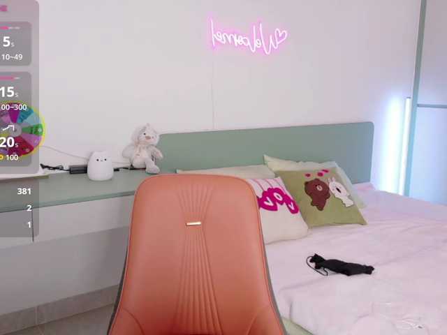 Lilyisshy live cam on BongaCams
