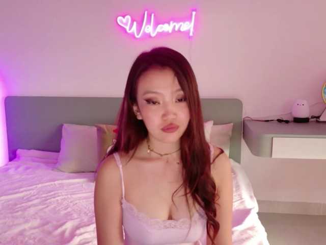 Lilyisshy live cam on BongaCams