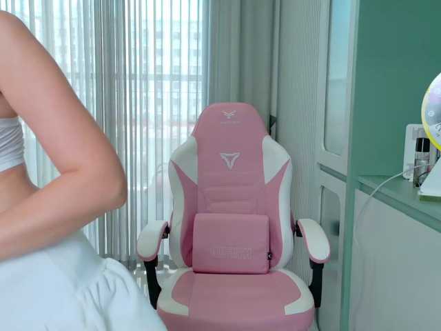 Lilyisshy live cam on BongaCams
