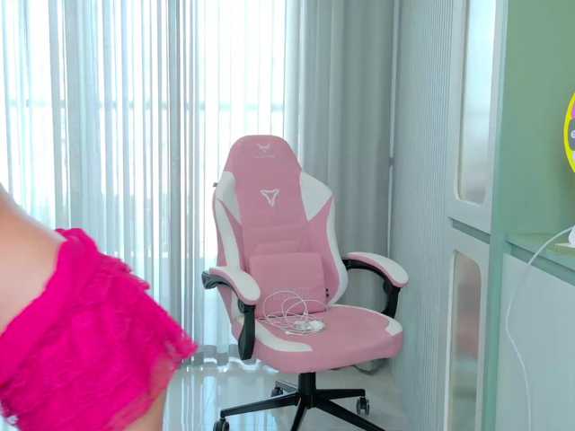 Lilyisshy live cam on BongaCams
