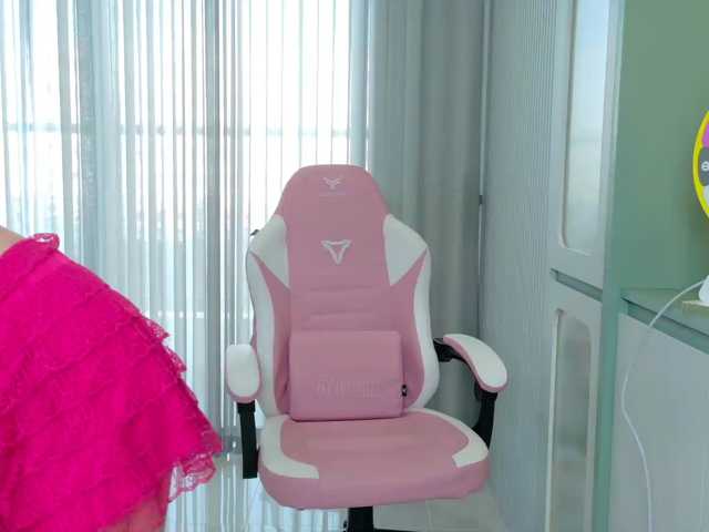 Lilyisshy live cam on BongaCams