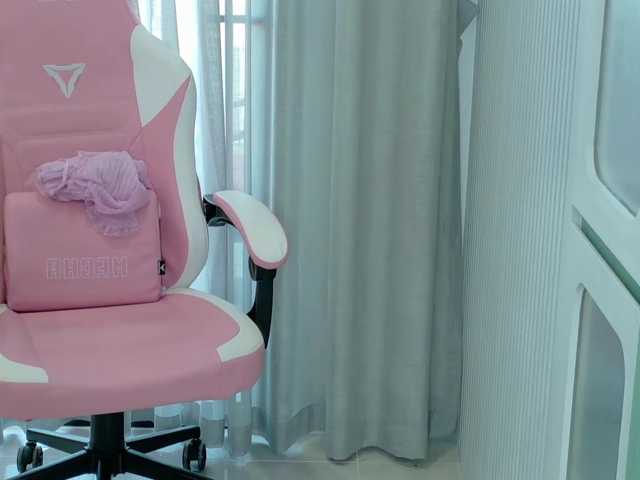 Lilyisshy live cam on BongaCams