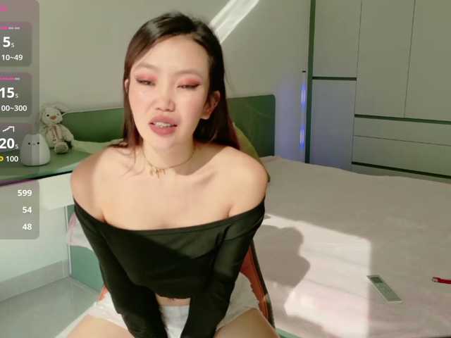 Lilyisshy live cam on BongaCams