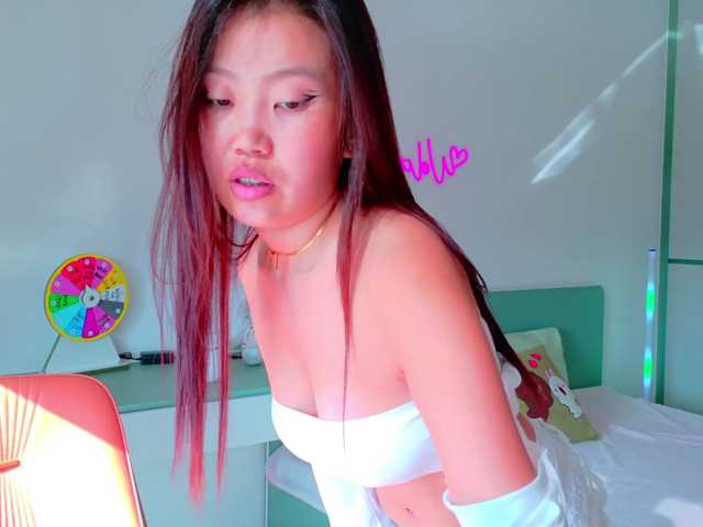 Lilyisshy live cam on BongaCams