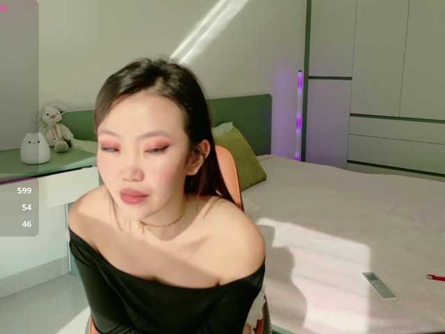 Lilyisshy live cam on BongaCams