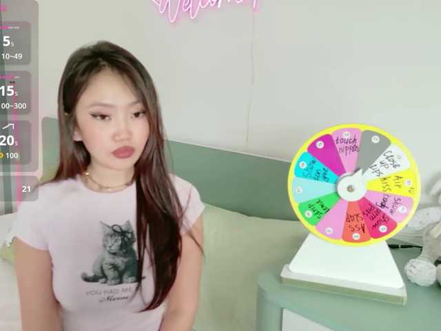 Lilyisshy live cam on BongaCams