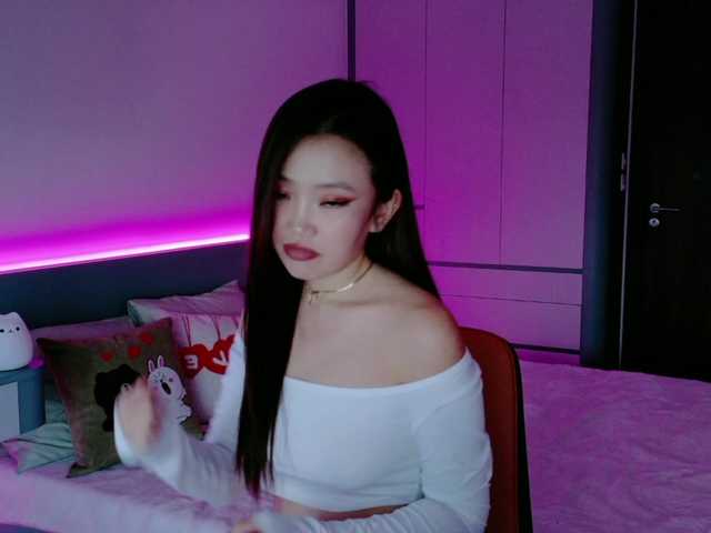 Lilyisshy live cam on BongaCams