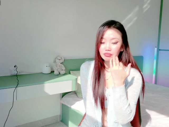 Lilyisshy live cam on BongaCams