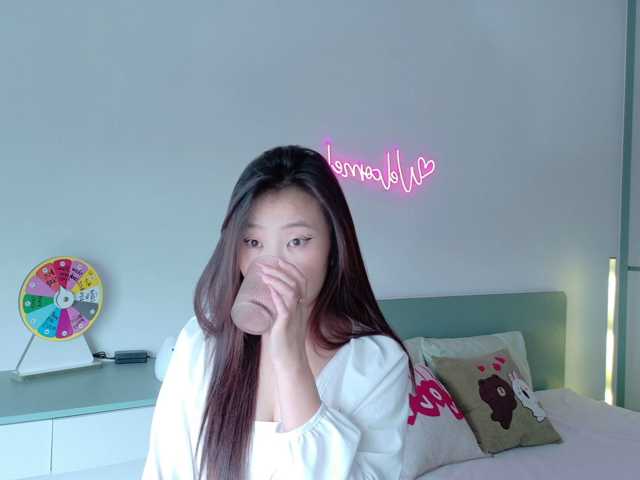 Lilyisshy live cam preview