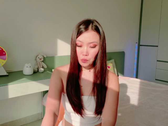 Lilyisshy live cam on BongaCams