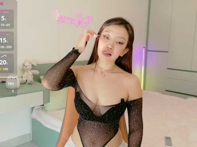 Lilyisshy live cam on BongaCams