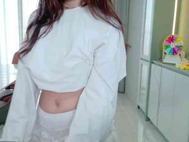 Lilyisshy webcam