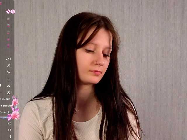 charming-rey — live female cam