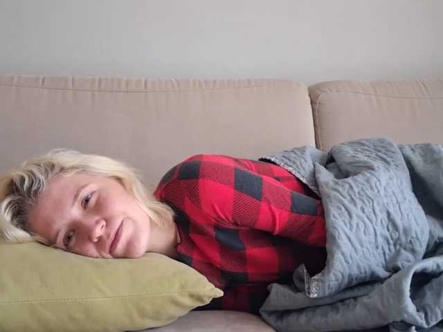 PeaceDance, live now on BongaCams