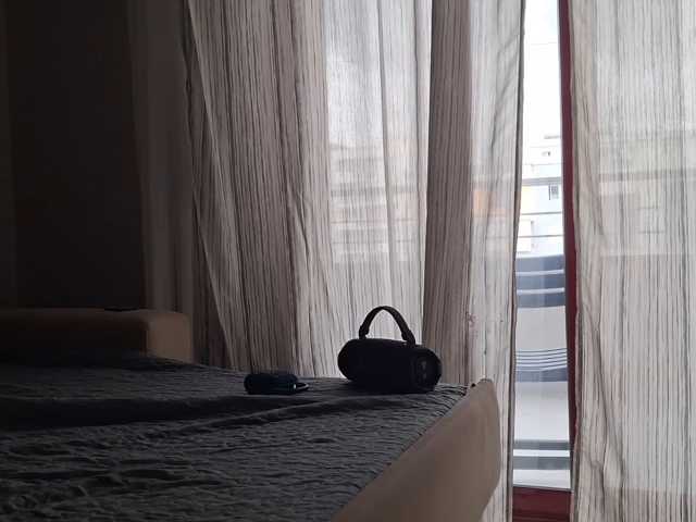 PeaceDance live cam on BongaCams