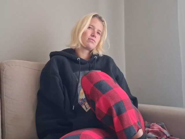 PeaceDance live cam on BongaCams