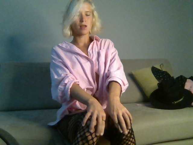 PeaceDance live cam on BongaCams