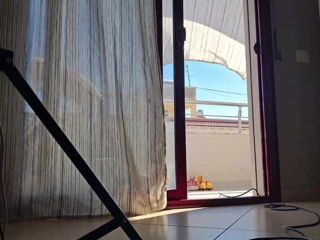 PeaceDance live cam on BongaCams