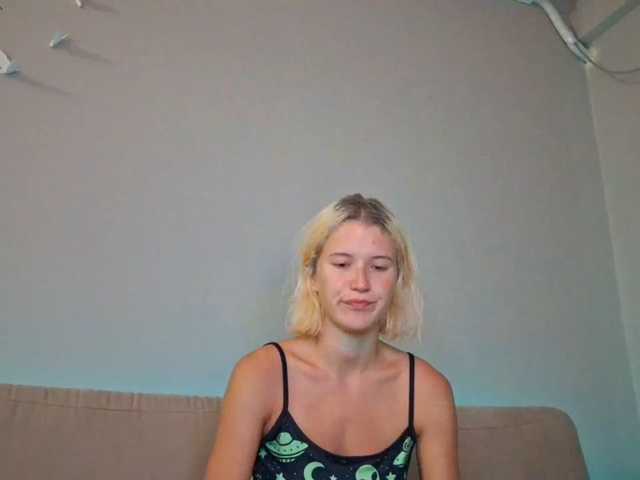 PeaceDance live cam on BongaCams