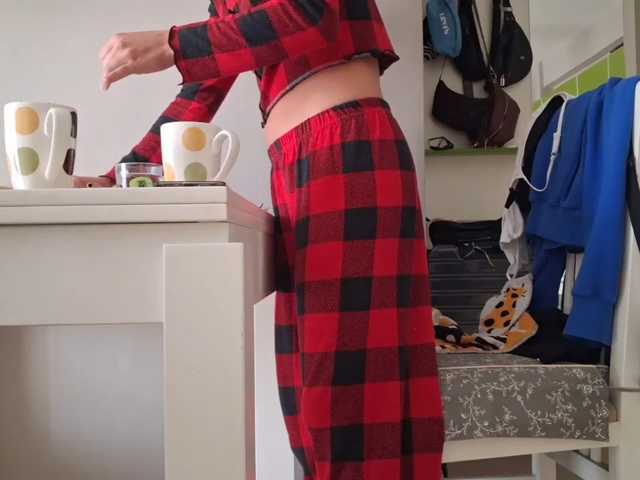 PeaceDance live cam on BongaCams
