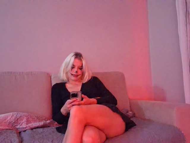 PeaceDance live cam on BongaCams