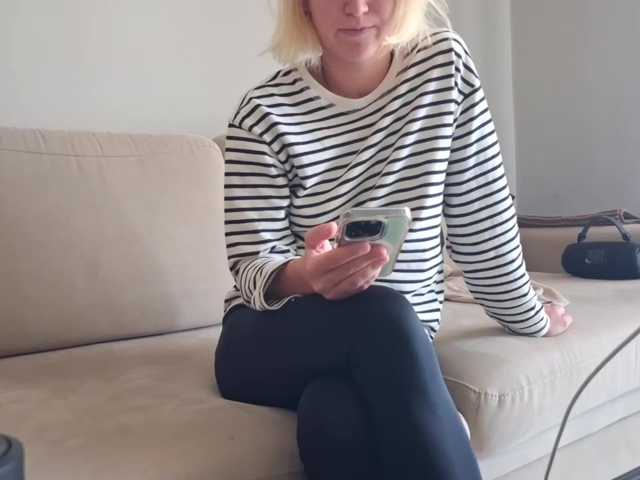 PeaceDance live cam on BongaCams