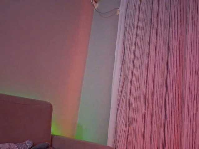 PeaceDance live cam on BongaCams