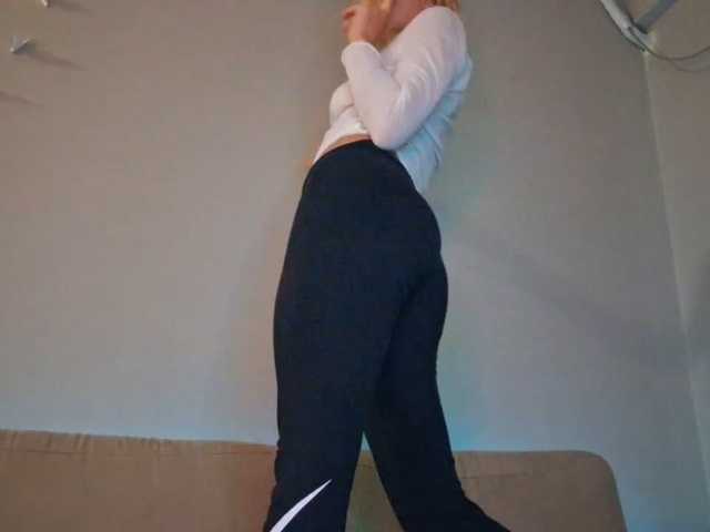 PeaceDance live cam on BongaCams