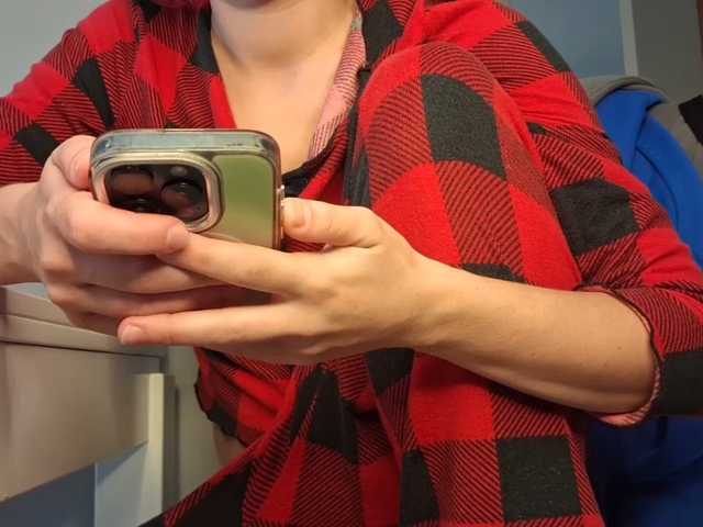 PeaceDance live cam on BongaCams