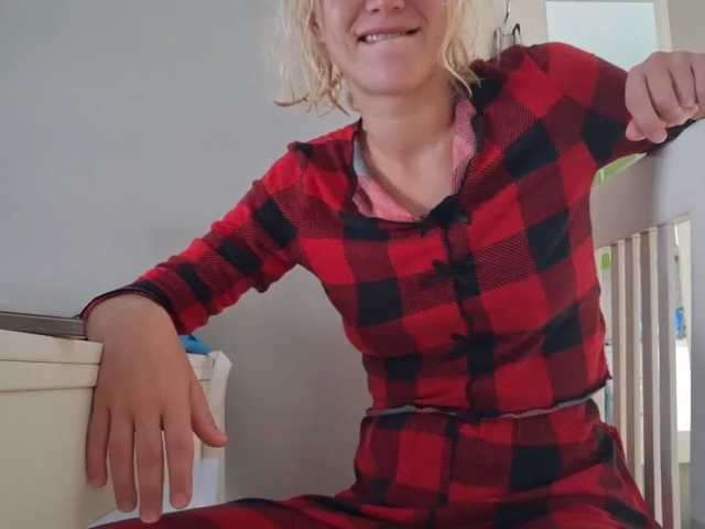 PeaceDance live cam on BongaCams