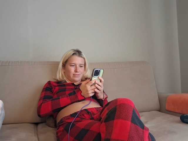 le modèle PeaceDance est en webcam porno dans un show sur le site bongacams, il possède les tags suivants: White/Caucasian,Blonde,Shaved
