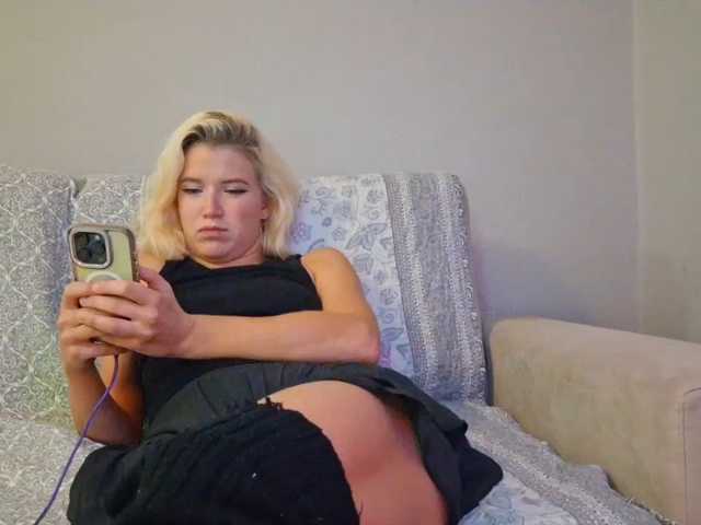 PeaceDance live cam on BongaCams
