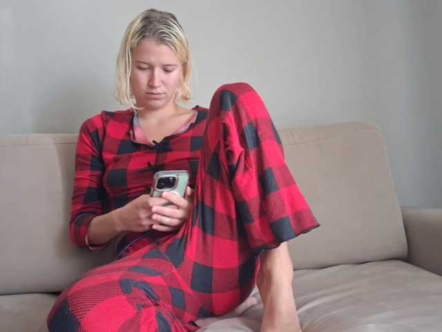 PeaceDance live cam on BongaCams