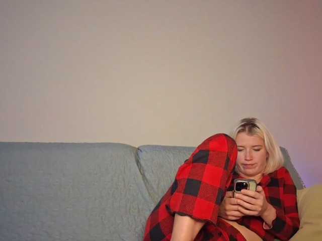 PeaceDance live cam preview