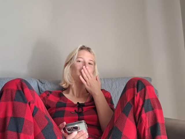 PeaceDance live cam on BongaCams