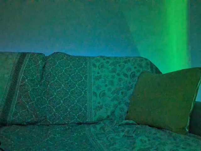 PeaceDance live cam on BongaCams