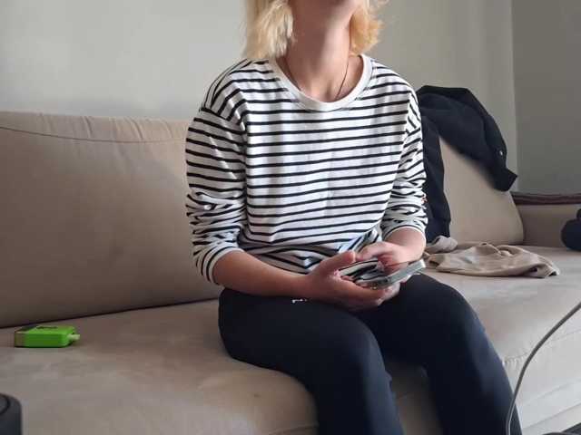 PeaceDance live cam preview
