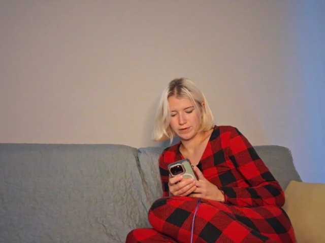 PeaceDance live cam on BongaCams